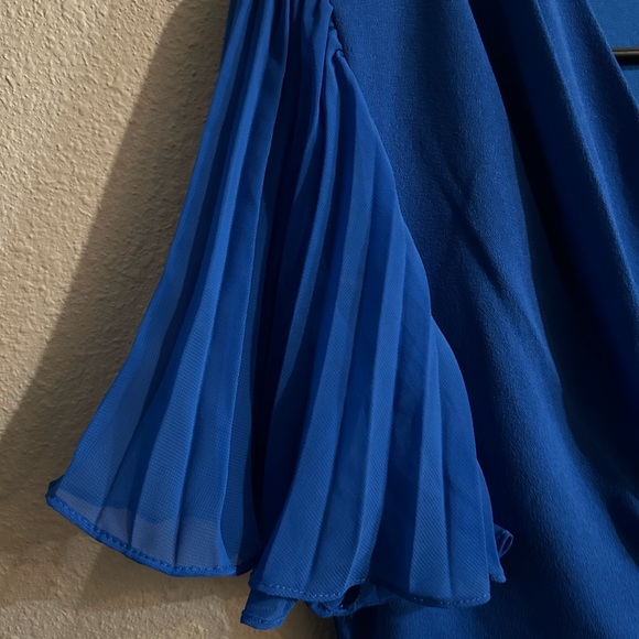 Formal dress - Picture 4 of 4